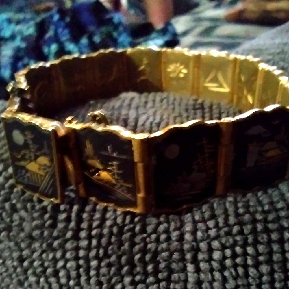 Japanese gold bracelet